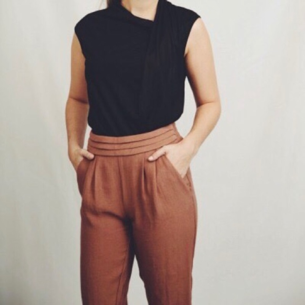 Linen BCBG Pleated Trousers - elastic waist - comfy and chic